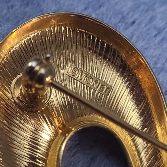 Vintage Signed Monet Gold Tone Abstract Heart Brooch Pin J1-38 - Picture 2 of 4